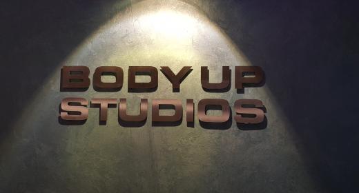 Body Up Buchstaben