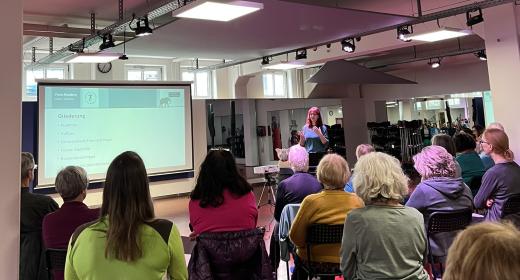 Menschen bei Workshop