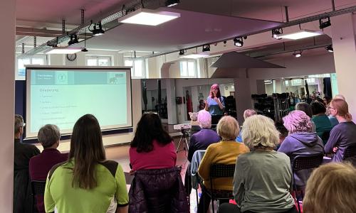 Menschen bei Workshop